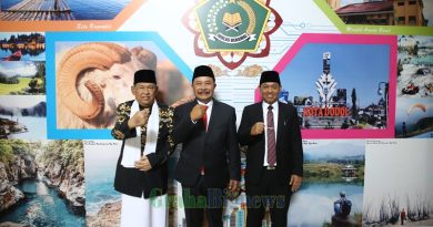 Pelaksanaan Upacara Peringatan Hari Amal Bakti ke-79 Kementerian Agama Republik Indonesia tingkat Kabupaten Garut, yang dilaksanakan di Kantor Kemenag Kabupaten Garut, Jalan Terusan Pahlawan, Kecamatan Tarogong Kidul, Kabupaten Garut, Jum'at (3/1/2025). (Foto : Moch. Ahdiansyah & Ilham Kautsar P/Diskominfo Kab. Garut-grahabignews.com).
