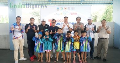 WSCG Fun Swimming Competition 2025 di Kolam Renang Talaga Bodas, Jalan Proklamasi, Kecamatan Tarogong Kidul, Kabupaten Garut, Sabtu (1/2/2025). Acara ini diikuti oleh ratusan peserta dari berbagai jenjang usia, sebagai bagian dari upaya pembinaan atlet renang muda di Garut. (Foto: Muhamad Azi Zulhakim/Diskominfo Kab. GWSCG Fun Swimming Competition 2025 di Kolam Renang Talaga Bodas, Jalan Proklamasi, Kecamatan Tarogong Kidul, Kabupaten Garut, Sabtu (1/2/2025). Acara ini diikuti oleh ratusan peserta dari berbagai jenjang usia, sebagai bagian dari upaya pembinaan atlet renang muda di Garut. (Foto: Muhamad Azi Zulhakim/Diskominfo Kab. Garut-grahabignews.com)arut-grahabignews.com)