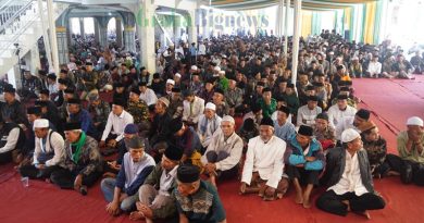 Pelaksanaan Haul Akbar As-Syayikh Muhammad Umar Basri ke-92 dan Harlah Pondok Pesantren Fauzan ke-175 yang berlangsung di Halaman Pondok Pesantren Fauzan, Desa Sukaresmi, Kecamatan Sukaresmi, Kabupaten Garut, Kamis (6/2/2025). (Foto: Anggana Mulia/ Sofyan Fauzi/ Diskominfo Kab. Garut-grahabignews.com)