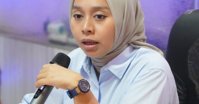 Wakil Bupati Garut, Putri Karlina, menghadiri Pertemuan terkait Tindaklanjut Kasus Pelecehan yang Dilakukan oleh Oknum Dokter di Garut, yang dilaksanakan di Aula DPPKBPPPA Garut, Jalan Terusan Pahlawan, Kecamatan Tarogong Kidul, Kabupaten Garut, Selasa (22/04/2025). (Foto : Anggana Mulia Karsa Kurniawan/Diskominfo Kab. Garut-grahabignews.com).