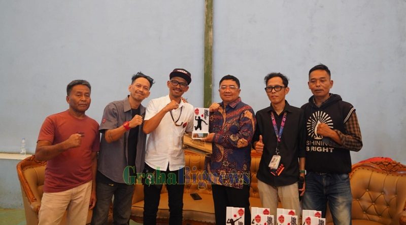 Bupati Garut, Abdusy Syakur Amin, dalam acara Friendly Match Bola Voli yang bertempat di GOR Family Dayeuh Handap, Kecamatan Garut Kota, Kabupaten Garut, pada Minggu (27/4/2025). (Foto: Moch. Ahdiansyah/ Diskominfo Kab. Garut-grahabignews.com)