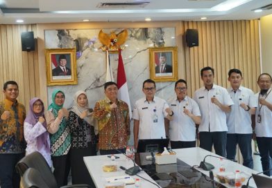 Konsultasi Bupati Garut ke KKP RI Terkait Pembangunan Pelabuhan Cilauteureun Guna Akselerasi Ekonomi Selatan Konsultasi Bupati Garut ke KKP RI Terkait Pembangunan Pelabuhan Cilauteureun Guna Akselerasi Ekonomi Selatan