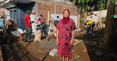 Ibu Uun Dapat Rutilahu Dari Program TMMD ke 128 Kodim 0611 Garut