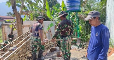 Ketua LPM Mekarmuya Terlibat Langsung Pembangunan MCK  di TMMD 128